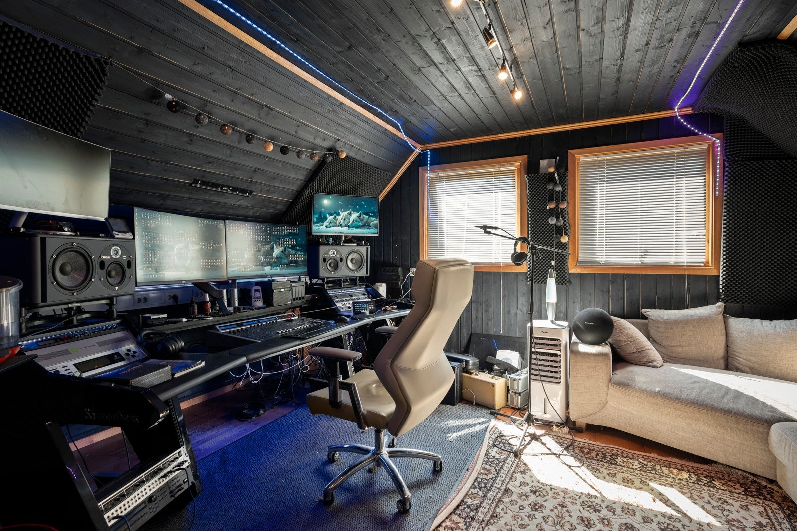 Hobbyrom over garasjen. Galleribilde