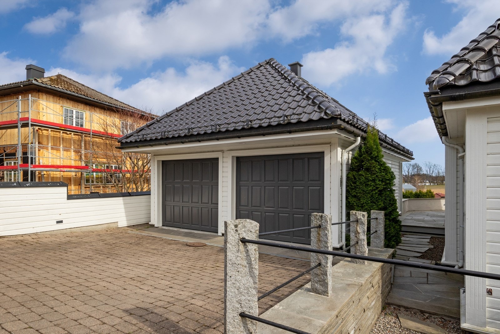 Dobbel garasje med hybelleilighet (denne er ikke byggemeldt). Galleribilde