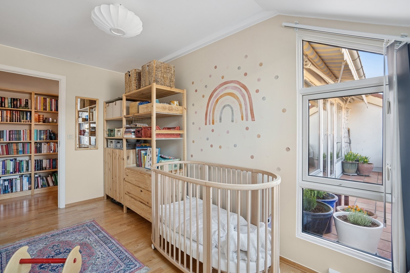 Soverom II har en praktisk størrelse med plass til seng og garderobeløsning. Galleribilde