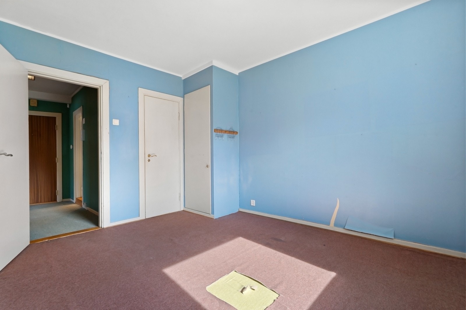 Fra soverommet er det også tilgang til praktisk kott Galleribilde