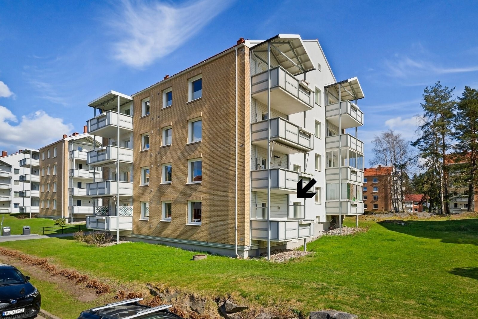 Leiligheten har vindusflater mot syd og vest Galleribilde
