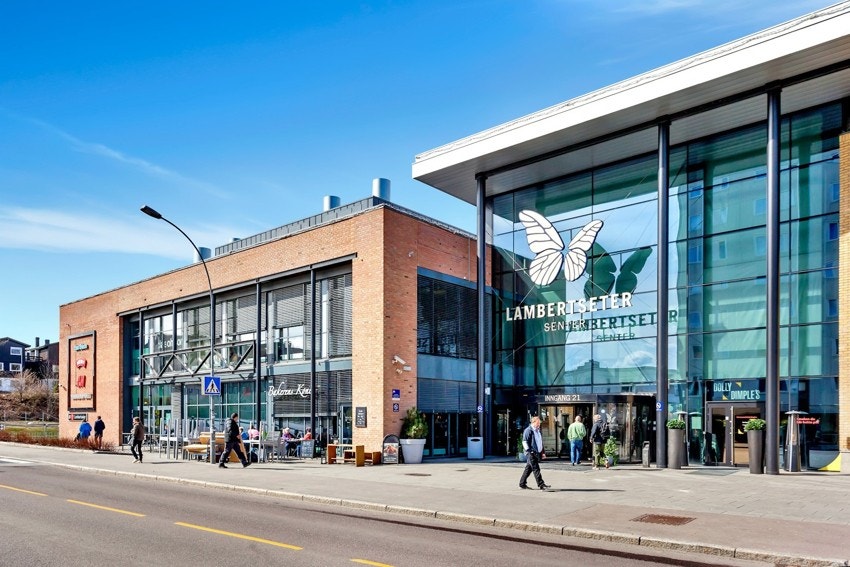Lambertseter senter i gangavstand fra leiligheten med et rikt utvalg av ulike butikker og servicetilbud Galleribilde