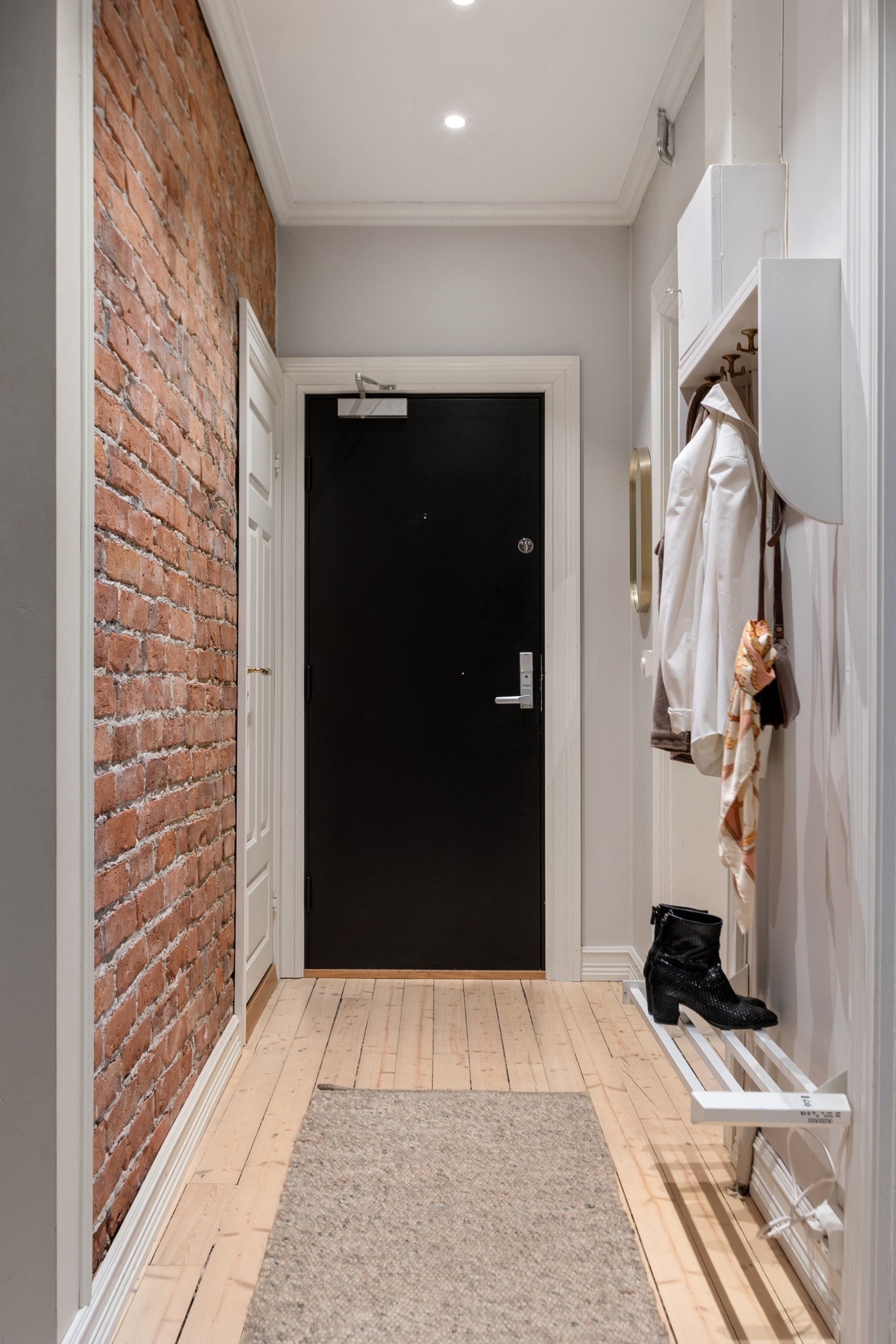 Et hyggelig inngangsparti ønsker deg velkommen hjem Galleribilde