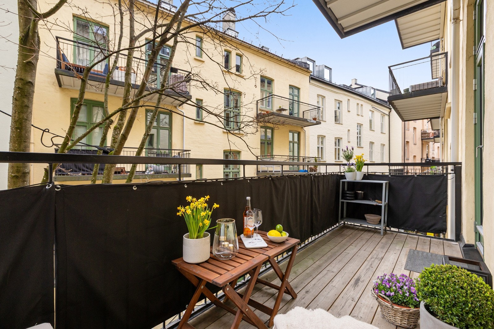 Boligen ligger skjermet til i indre gård Galleribilde