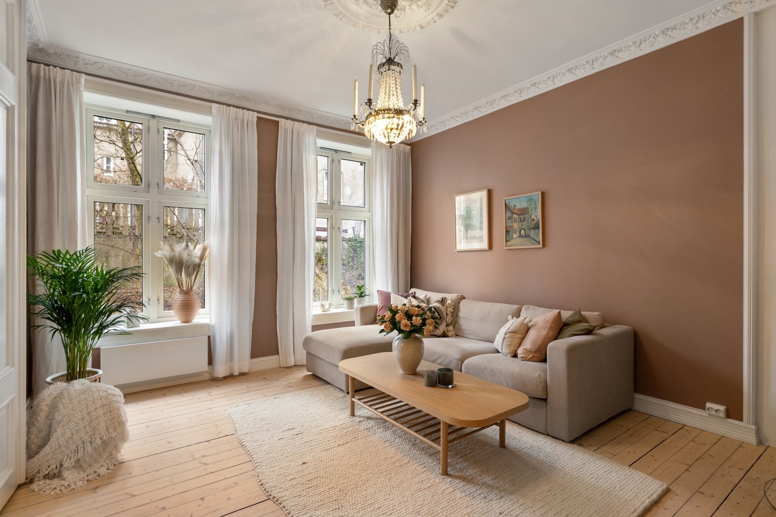 Velkommen til Waldemar Thranes gate 30 B og en meget lekker, klassisk og lys 3-roms selveier med balkong og peis Galleribilde