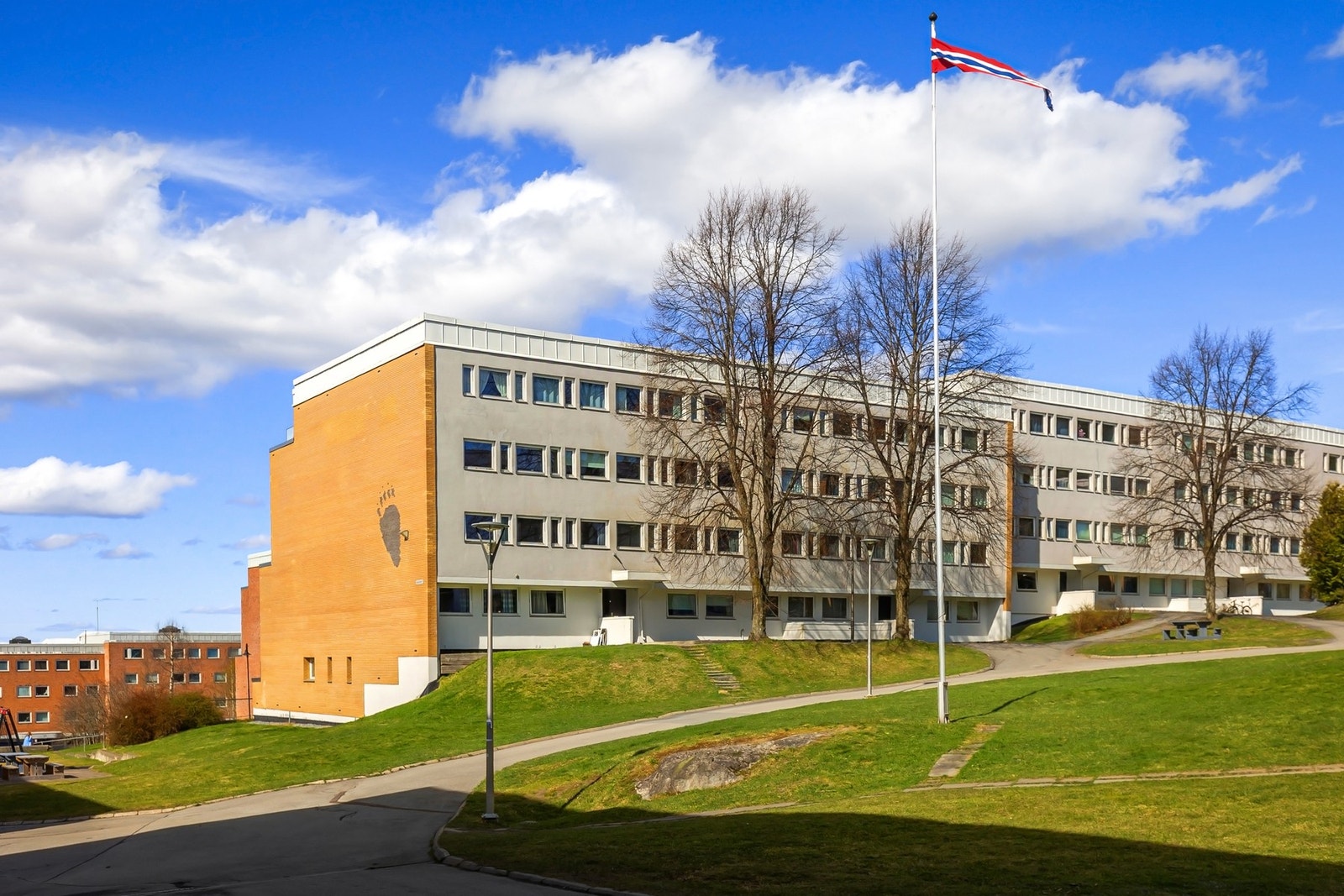 Leiligheten har en populær og barnevennlig beliggenhet i Blystadlia i Rælingen. Galleribilde