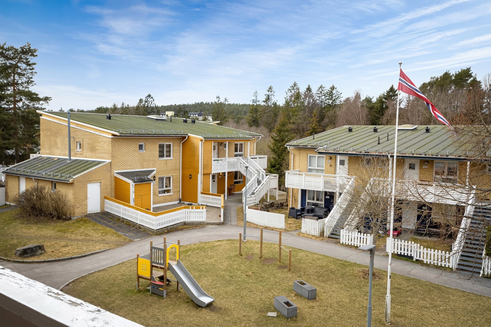 Hyggelig utsyn mot fellesarealene. Galleribilde