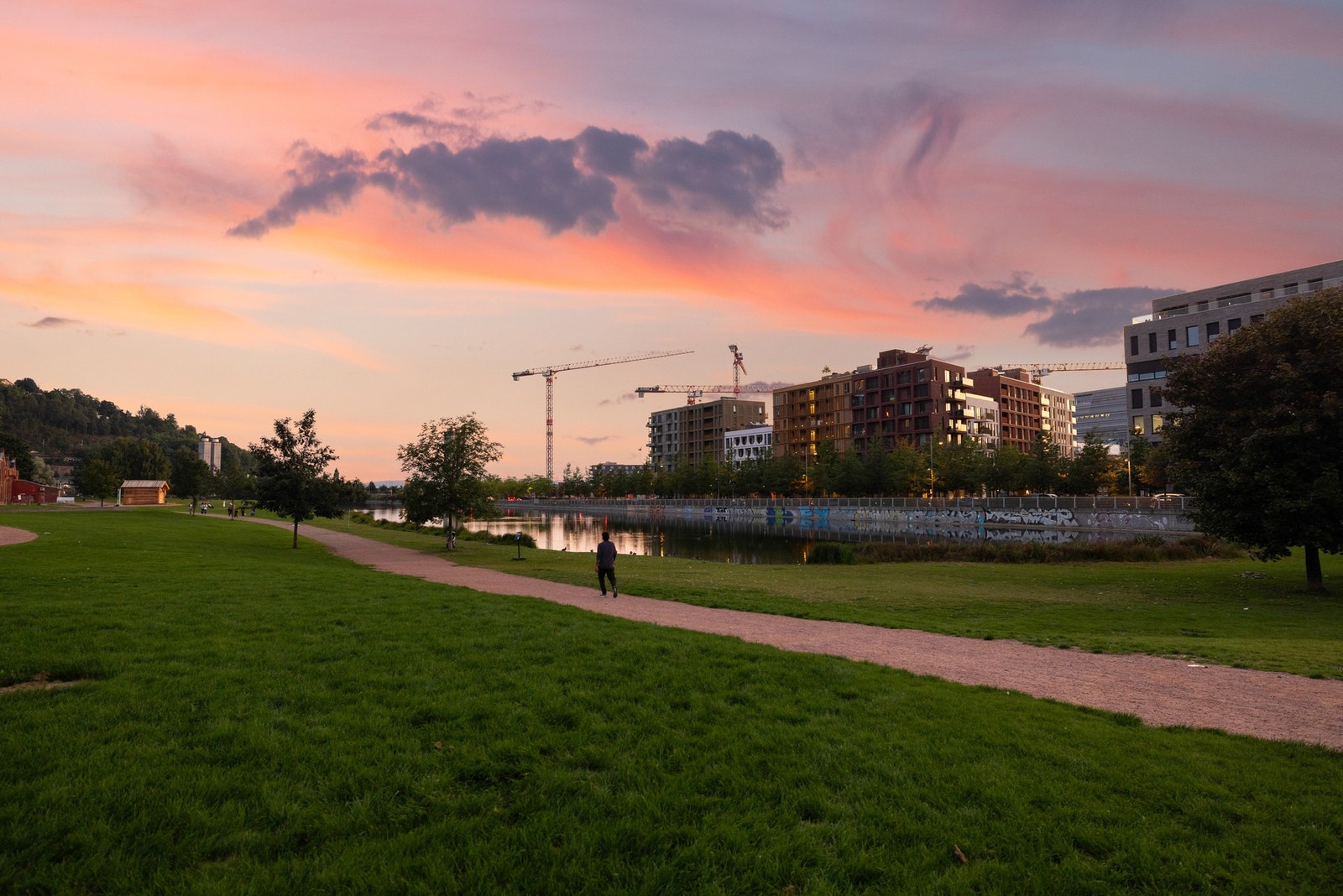 Her får du det beste fra to verdener; pulserende byliv og roen som idylliske parkområder i nærheten tilbyr. Galleribilde