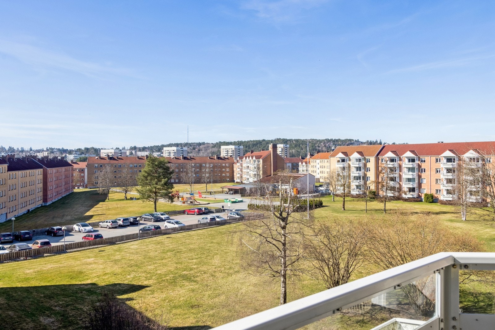 Flott usikt fra balkongen i toppetasjen. Galleribilde