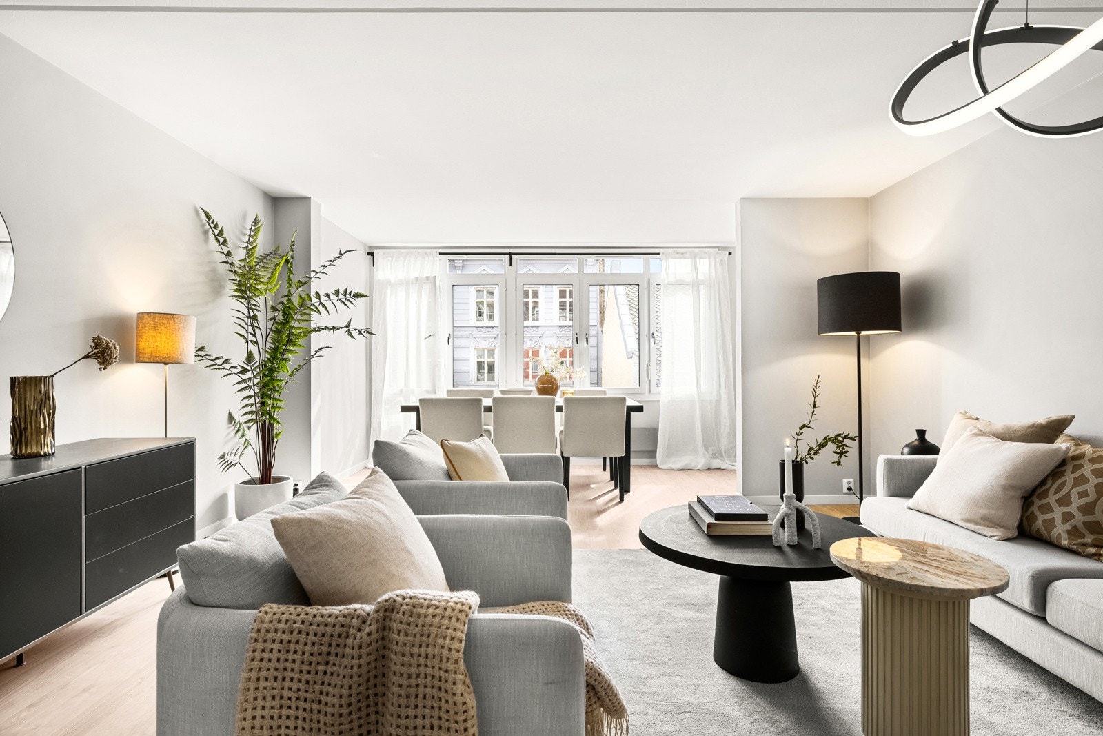 Leiligheten er gjennomgående med gode lysforhold Galleribilde