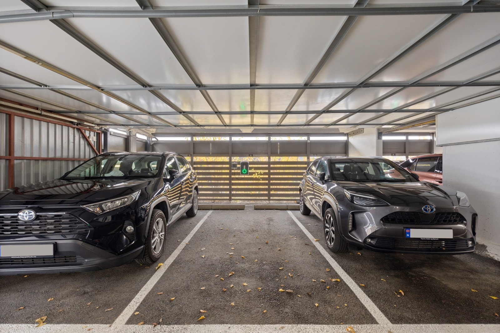 Garasjeplass i felles garasjeanlegg. Galleribilde