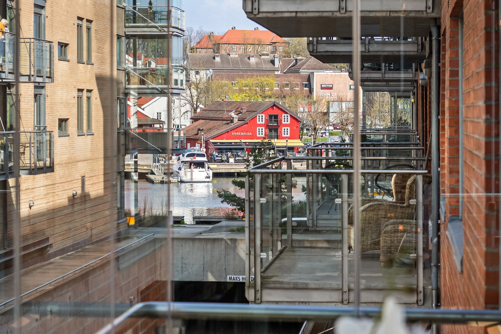 Kort vei til et pulserende sommerliv på brygga Galleribilde