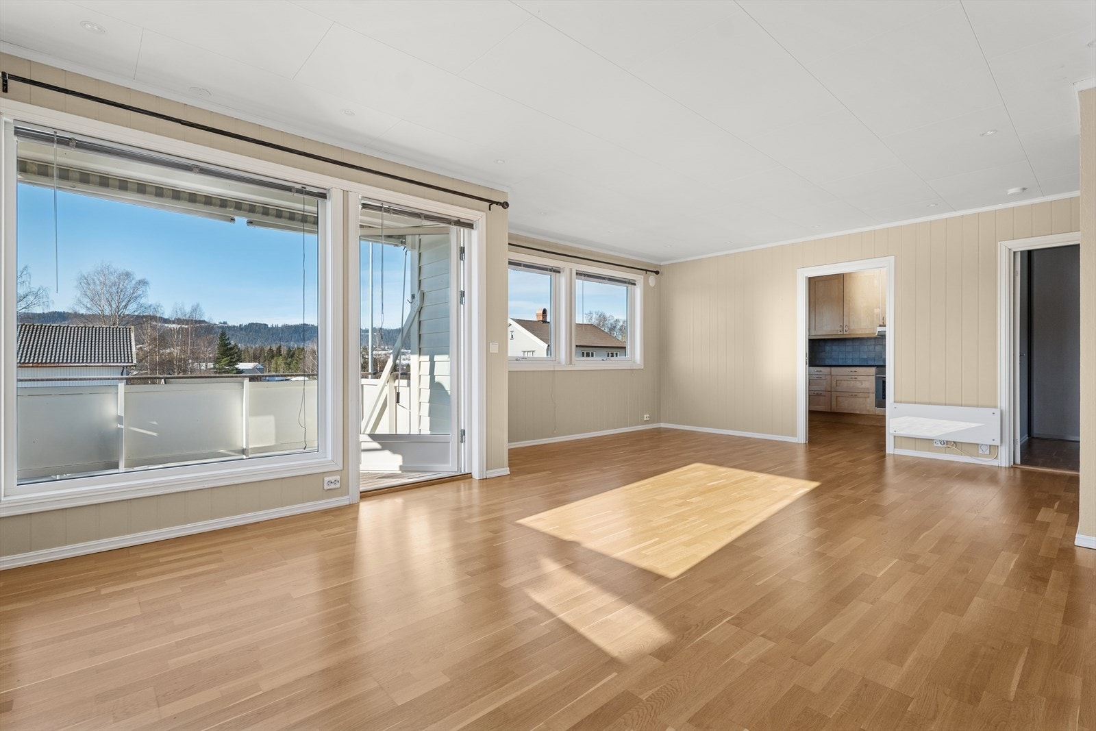 Fra stue er det adkomst til balkong. Galleribilde