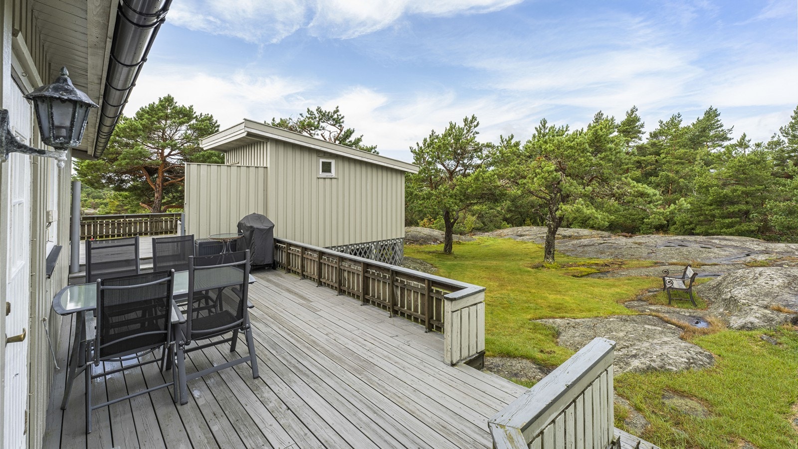 Fra kjøkkenet er det direkte adkomst til terrasse Galleribilde