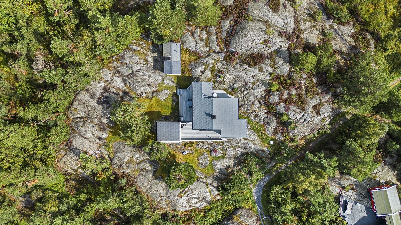 Romslig tomt på ca. 1.350 kvm Galleribilde