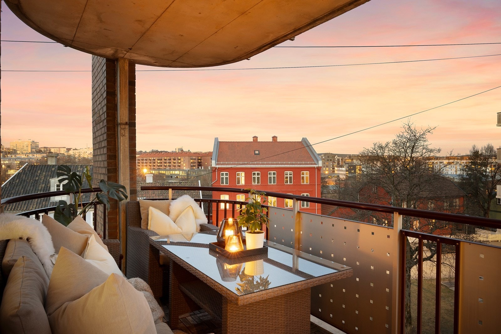 Velkommen til Thurmanns Gate 10A presentert av Emilie Myren og Mathias Skjeggedal ved Nordvik Grünerløkka Galleribilde