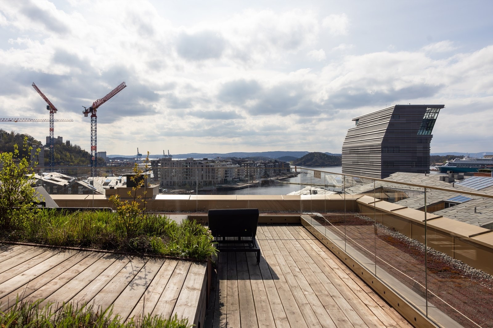 Takterrassen har svært gode solforhold Galleribilde