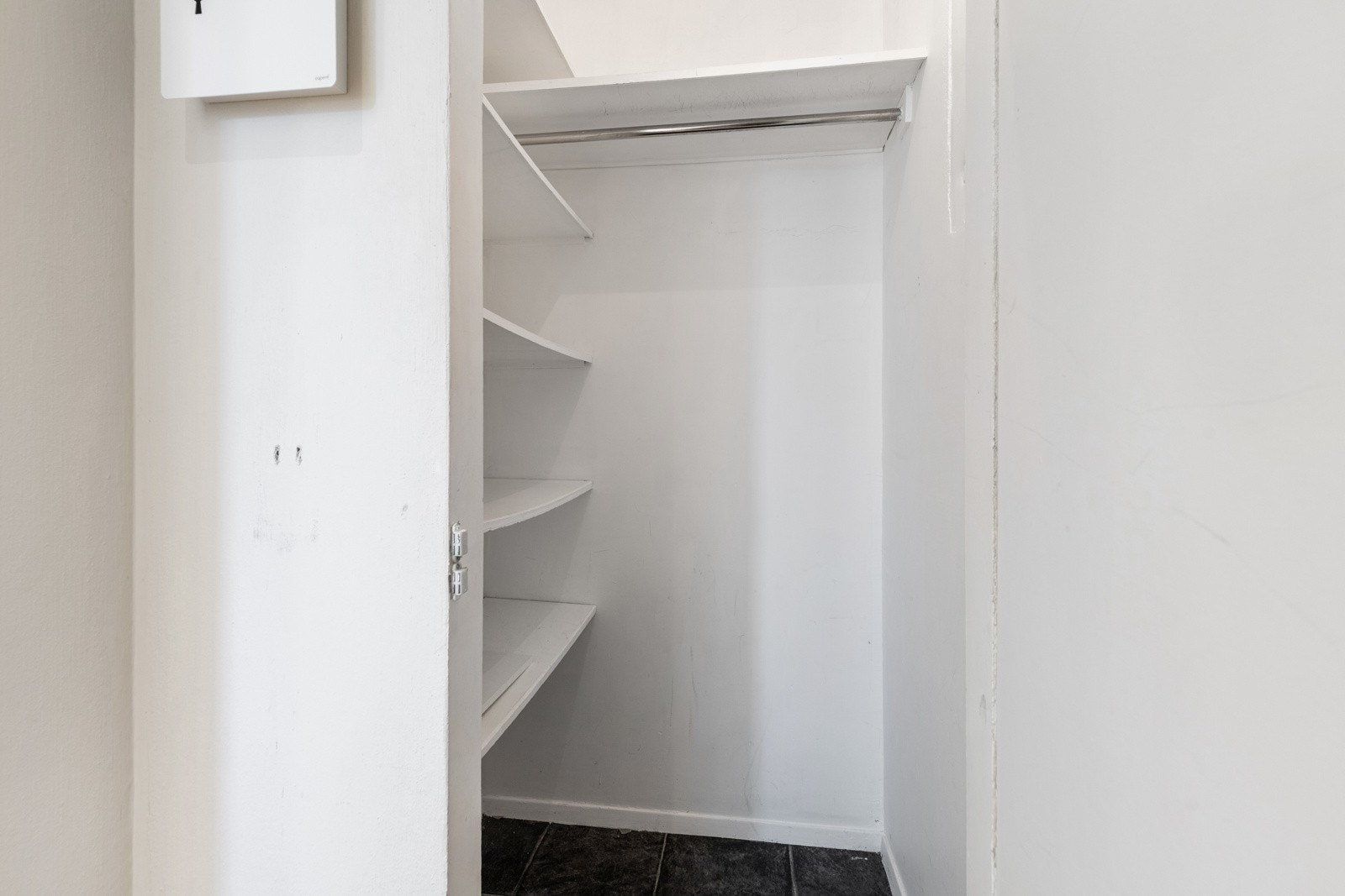 Ekstra lagringsplass finnes i en ekstern bod. Galleribilde