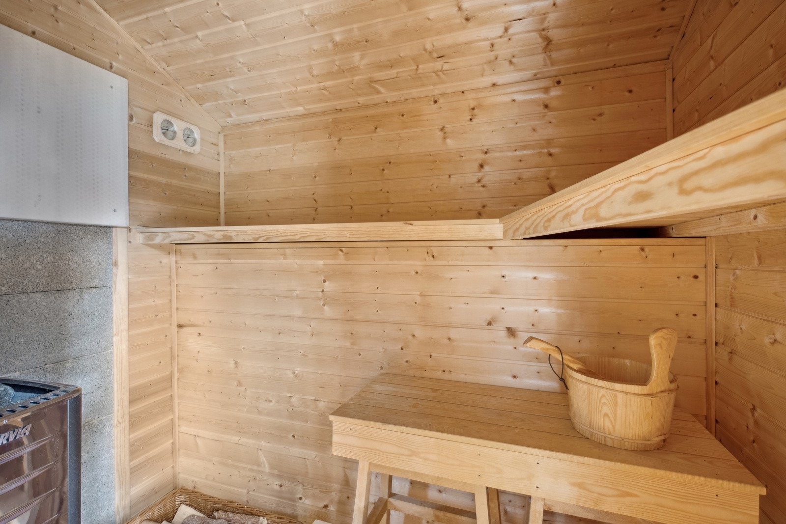 Flott badstue som kan nytes både sommer og vinter. Galleribilde
