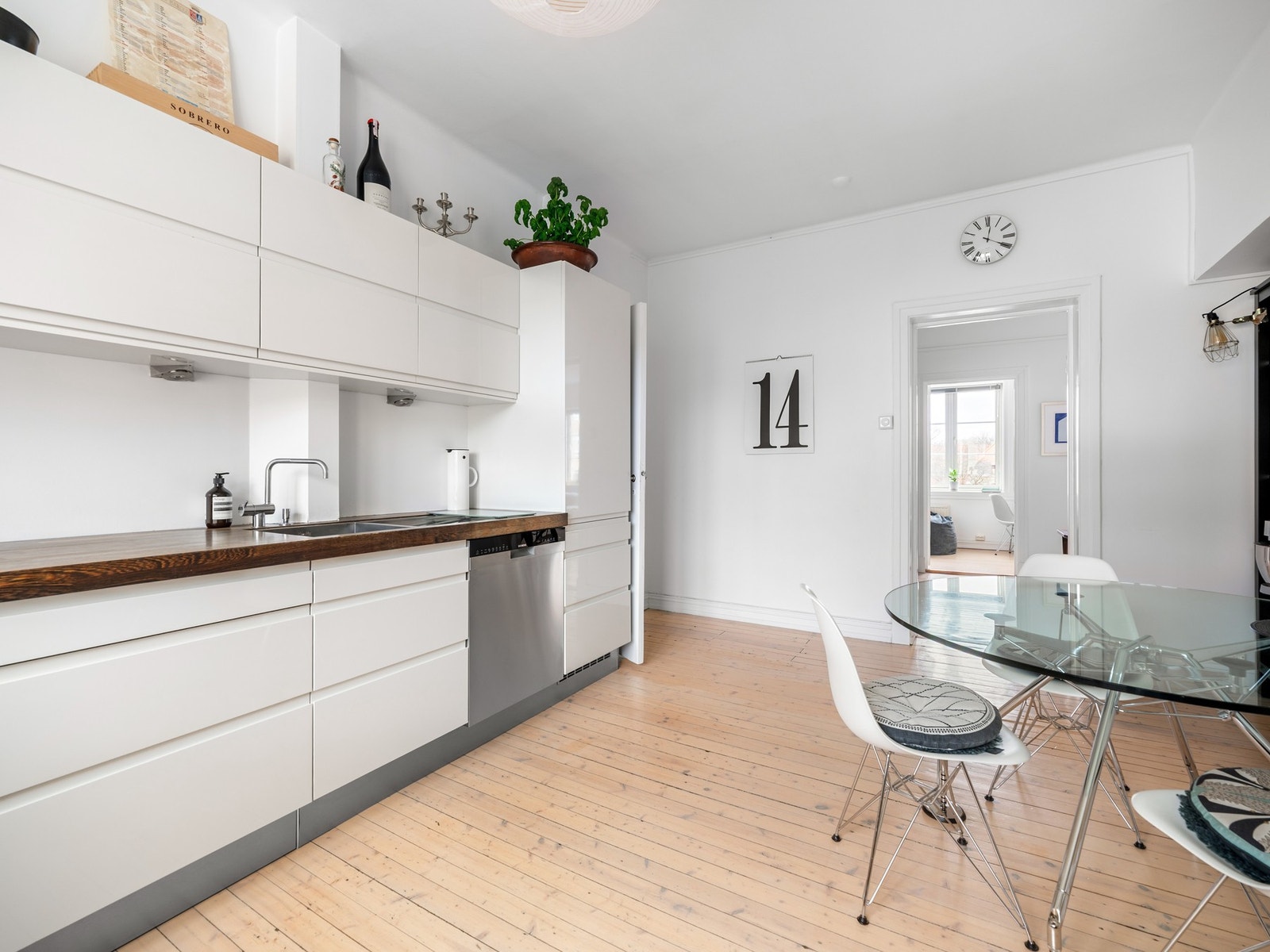 Innredningen er innholdsrik, med masse plass. Galleribilde