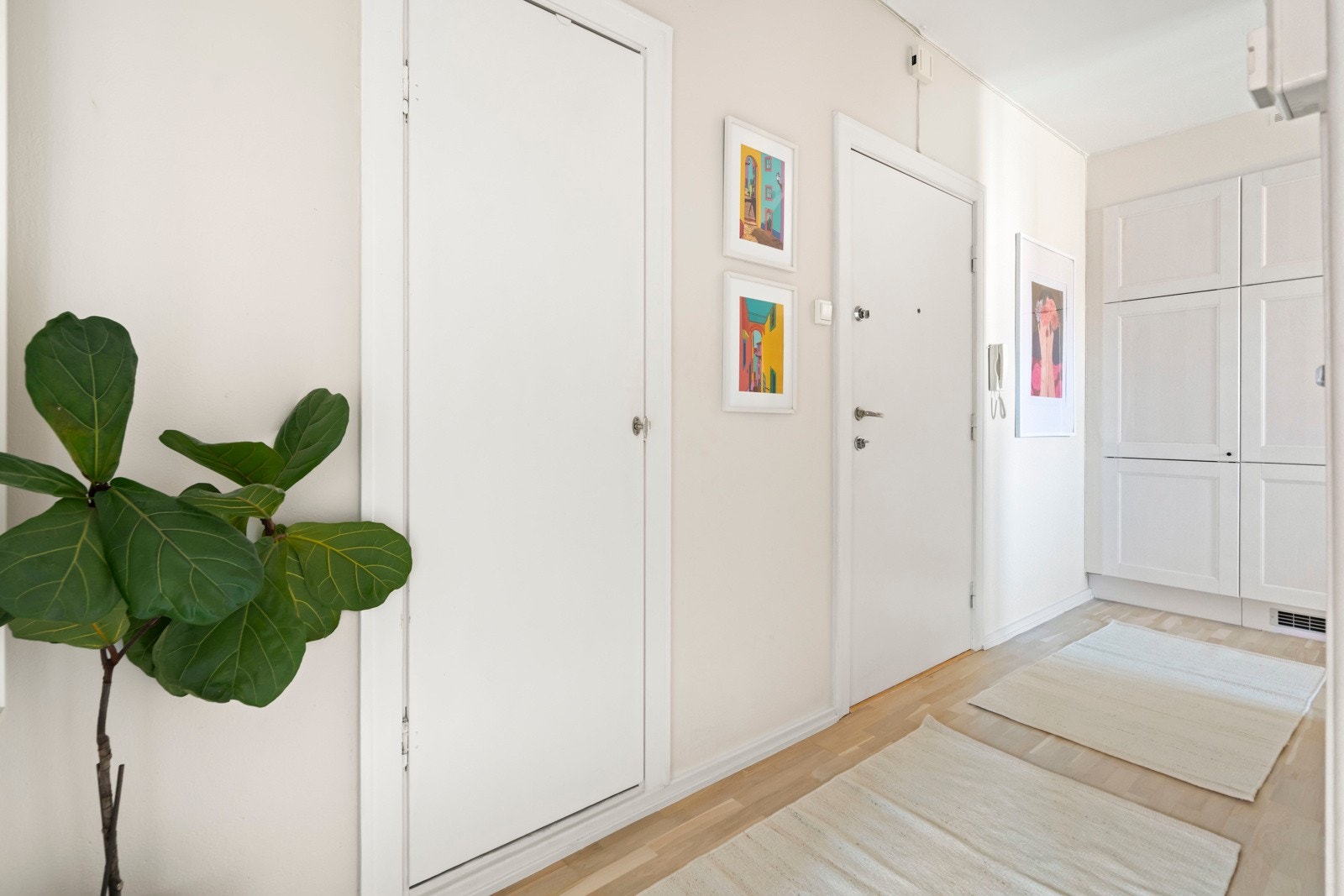 Leiligheten disponerer én loftsbod med et gulvareal på ca. 7 m² og én kjellerbod på ca. 5 m². Galleribilde