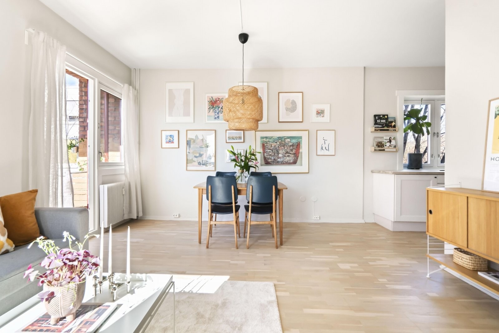 Peter Hørte Lunde v/ PrivatMegleren Aksept ønsker deg velkommen til Brochmanns gate 8D - en svært innbydende andelsleilighet med en rekke ettertraktede kvaliteter! Galleribilde