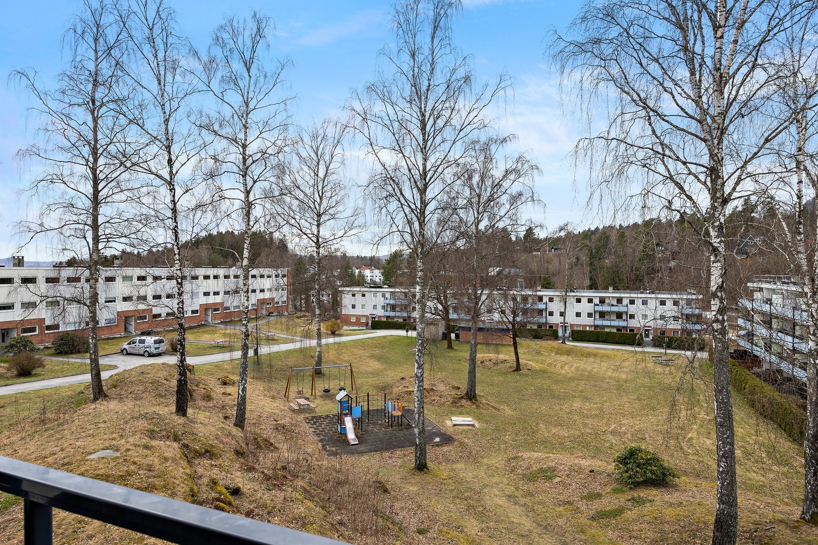 Utsikt fra balkong over fellesområder Galleribilde