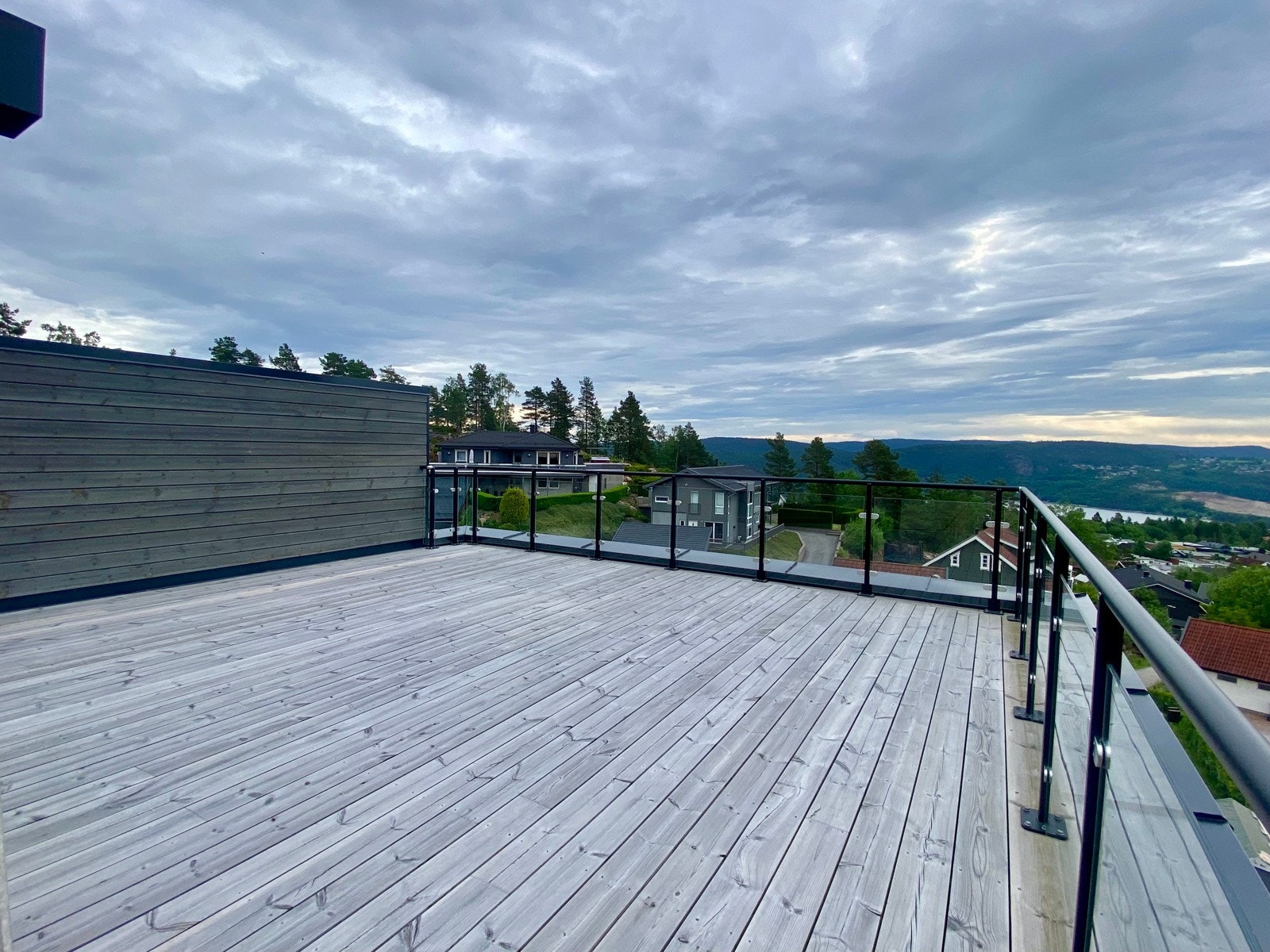 38 kvm terrasse med panorama Galleribilde