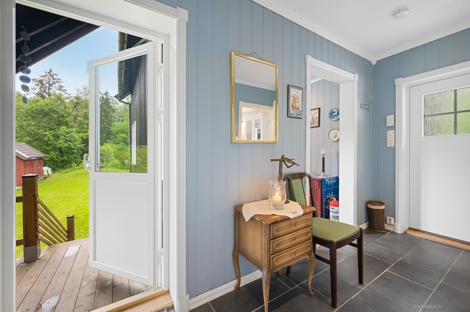 Boligen ble tilbygget i 2018 (1. etasje - entré, bad og soverom) Galleribilde