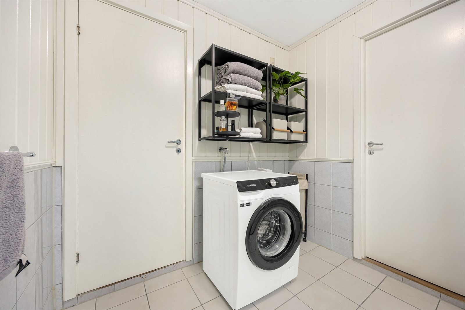 Her går det en dør til soverommet, mem døren er ikke i bruk per i dag. Galleribilde