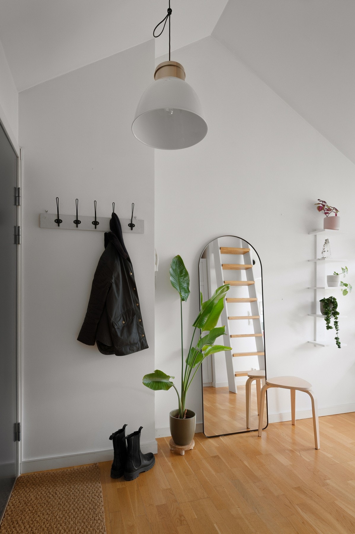 Velkommen inn! Dørcalling gjør det enkelt å slippe inn gjester fra bakkeplan. Galleribilde