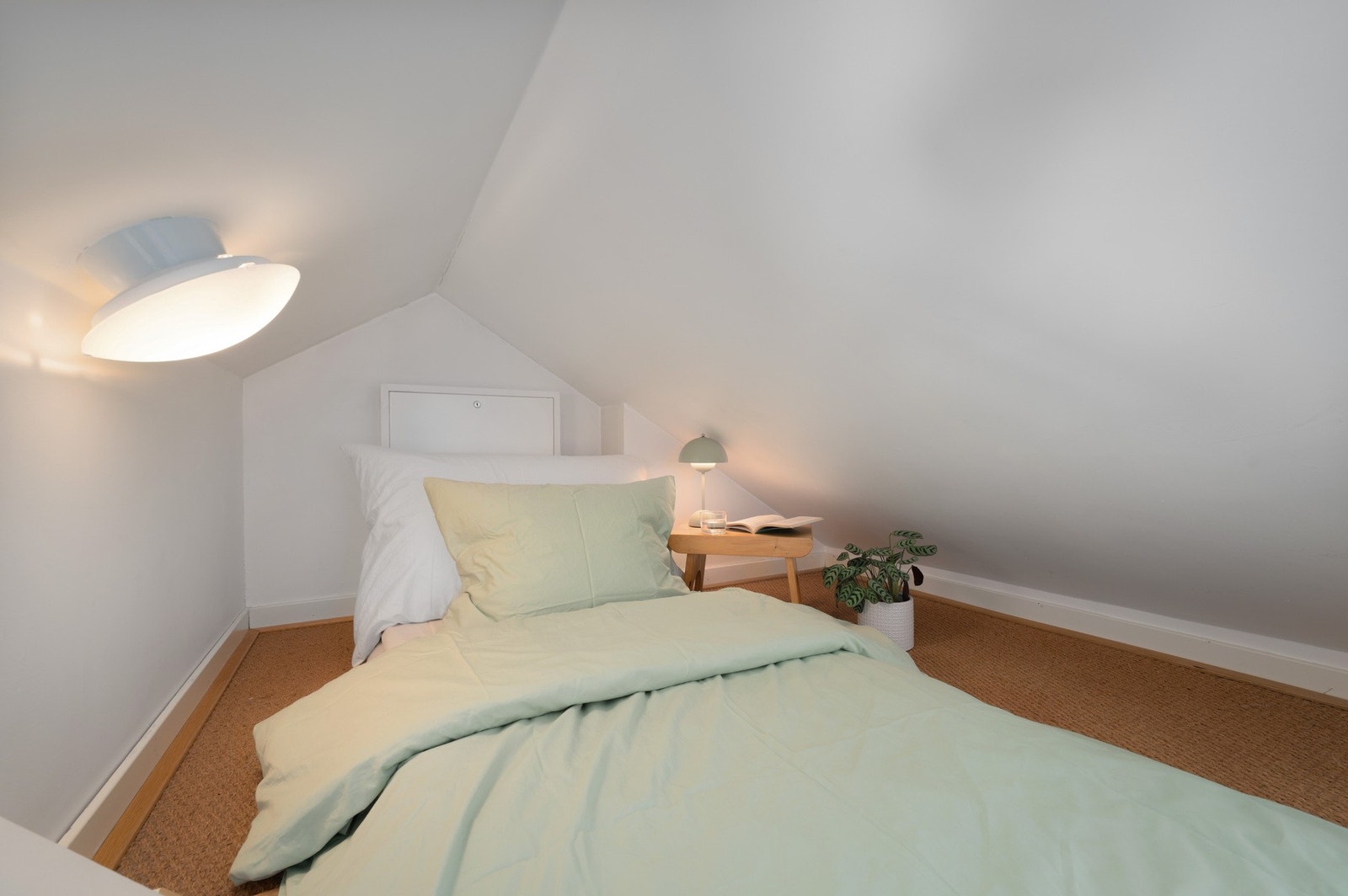 Hemsen fungerer utmerket som f.eks. soveplass for gjester eller oppbevaringsområde. Galleribilde