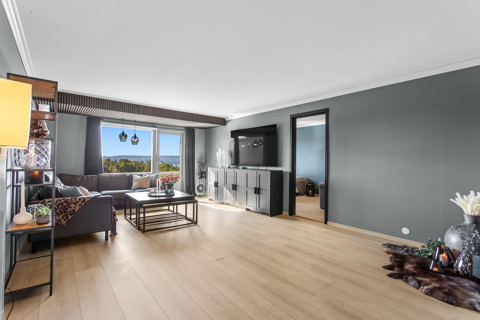 Stuen ble som øvrige rom pusset opp i 2022. Galleribilde