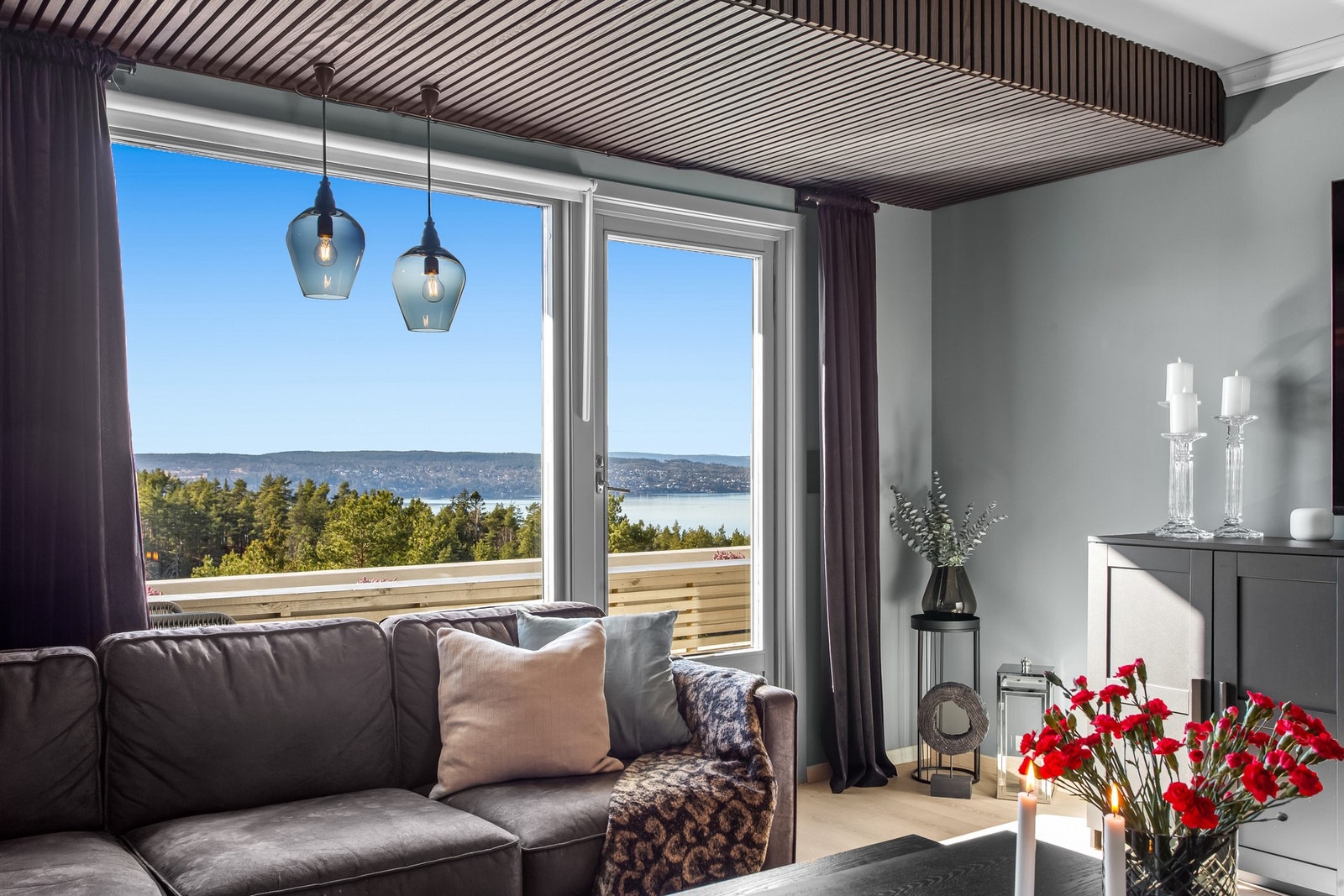Her nyter du til og med horisont og fjordutsikt fra sofakroken Galleribilde