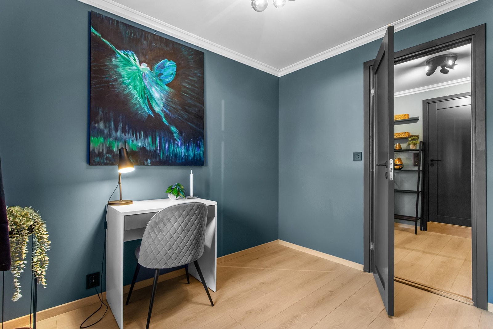 Soverom 2 og 3 er av passende størrelser og egnes perfekt som barnerom eller gjesterom/kontor i kombinasjon. Galleribilde