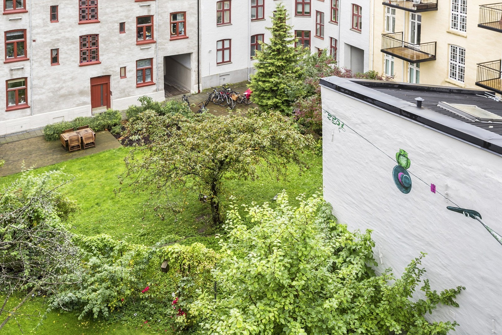 Fra brannbalkongen har du hyggelig utsyn over flotte grøntområder. Galleribilde