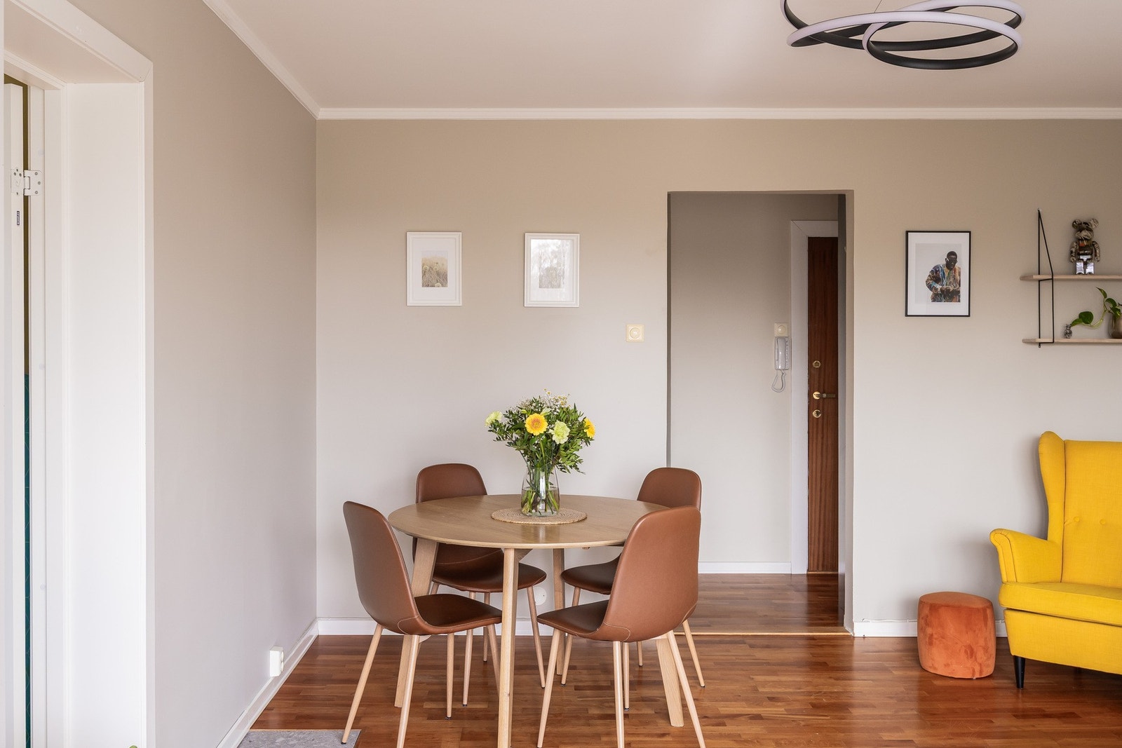 Det er plass til spisebord. Galleribilde