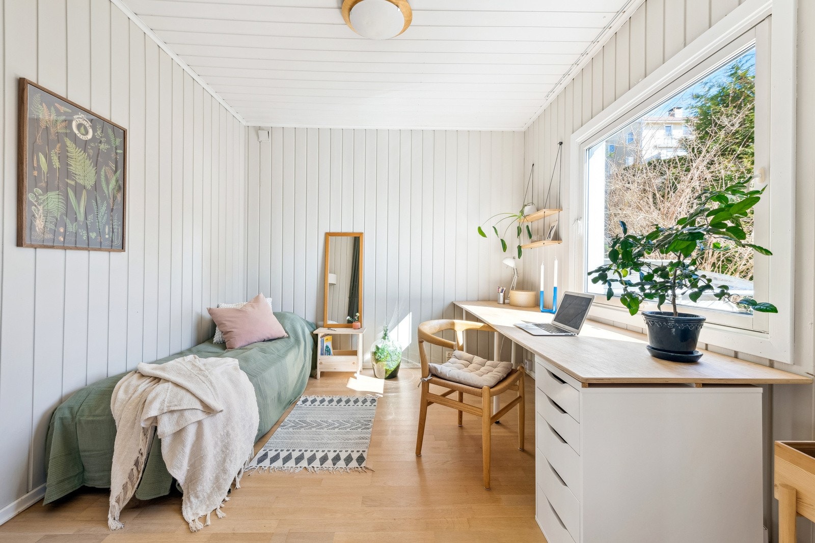 Soverom 3 er også i fin størrelse og blir idag benyttet som kontor/ gjesterom Galleribilde