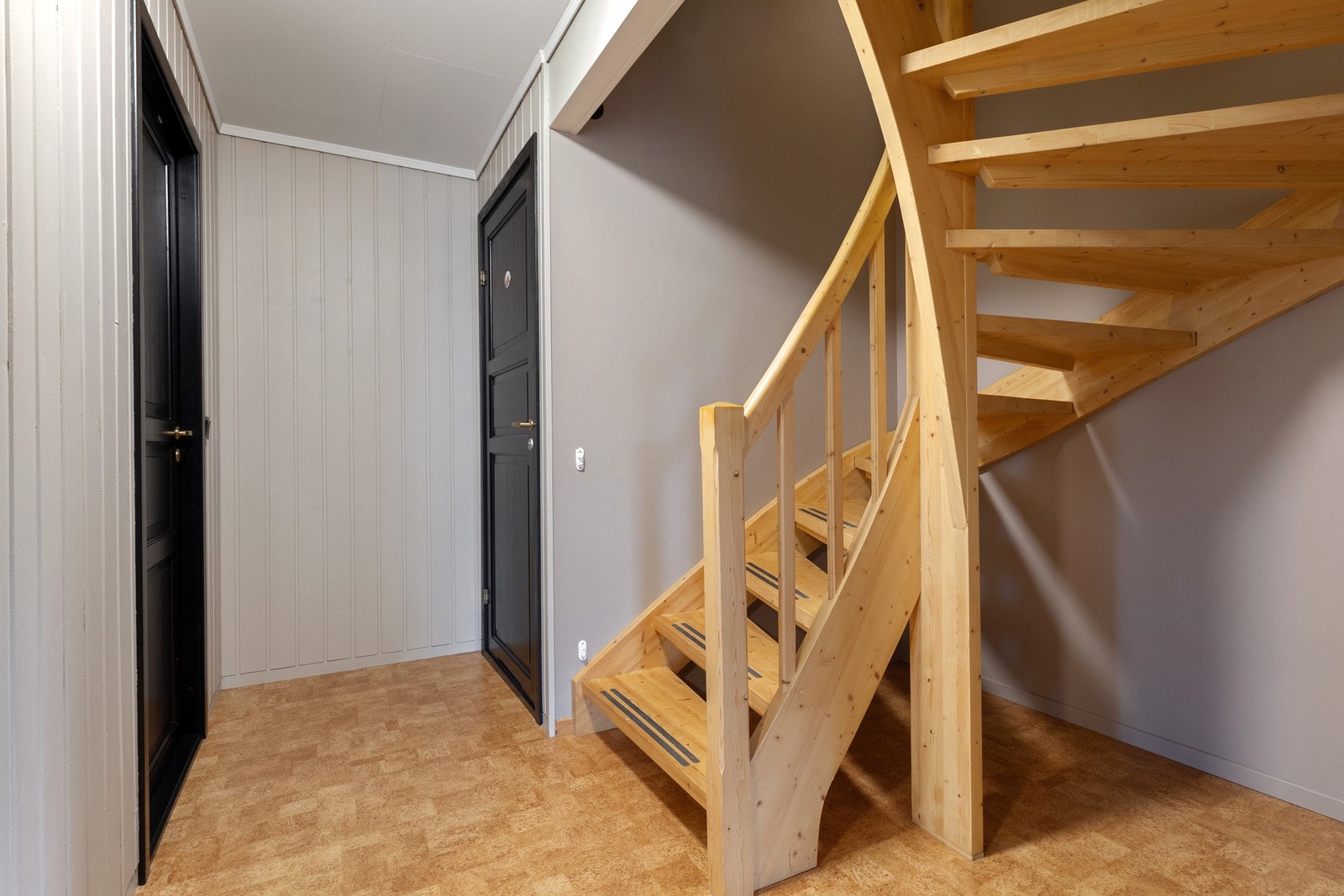 Gang/Trapperom. Galleribilde