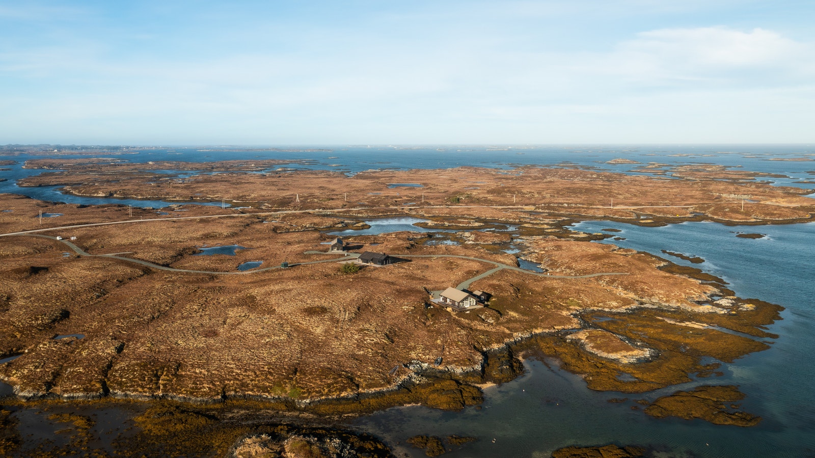 Dette er stedet for deg som ønsker ro, natur og ekte kystliv. Galleribilde
