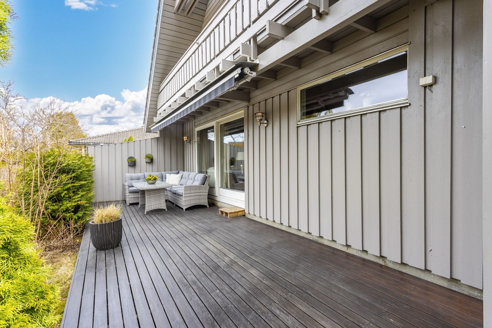 Terrasseplatting med utgang fra stuen Galleribilde