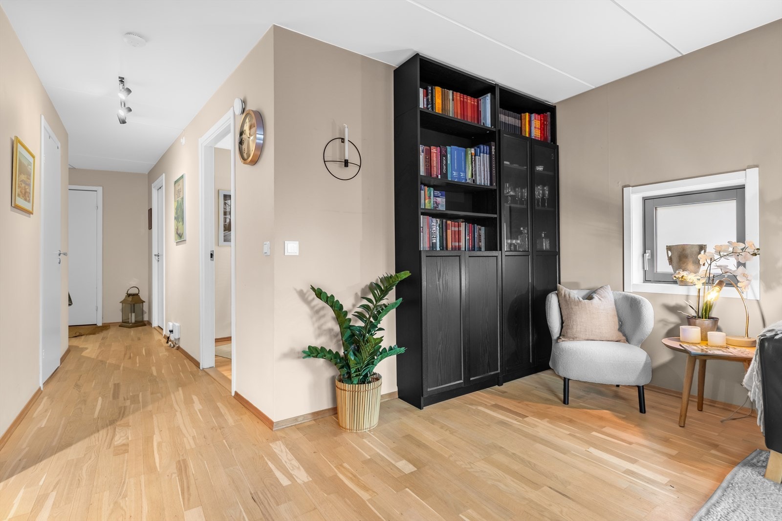 Leiligheten er innflyttingsklar og har en god planløsning i tidløst design Galleribilde