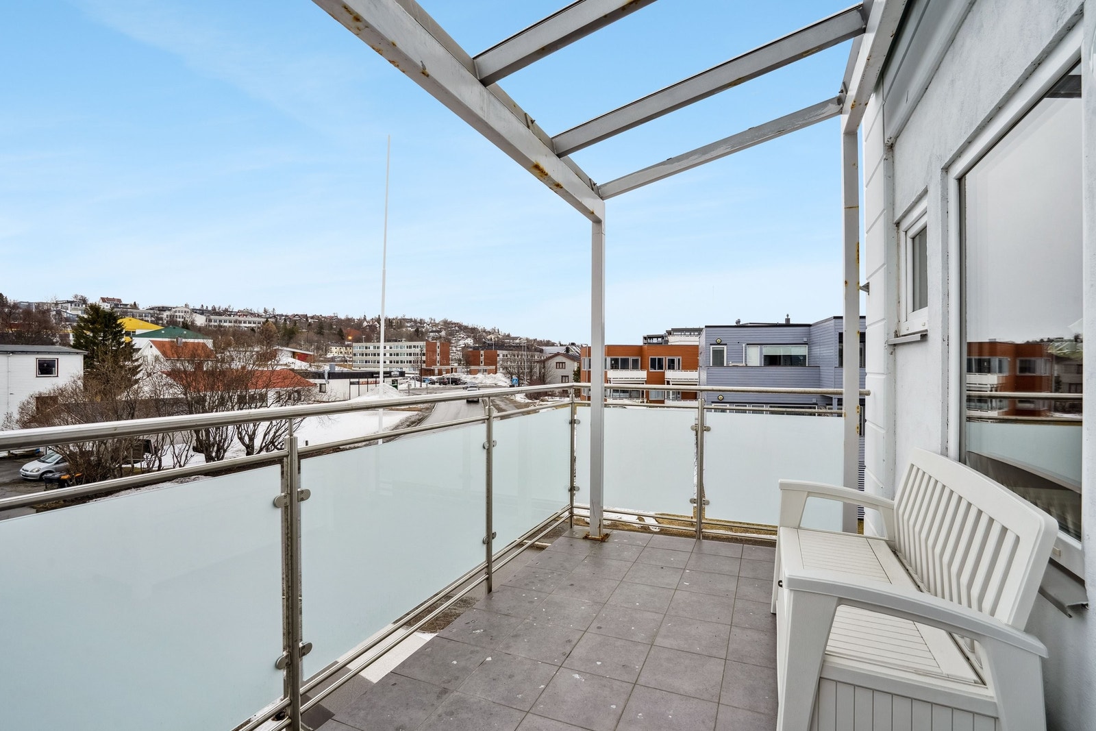 Vestvendt balkong. Galleribilde