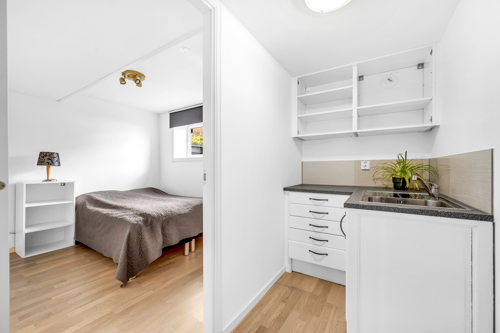 I denne delen er det et lite mini kjøkken Galleribilde