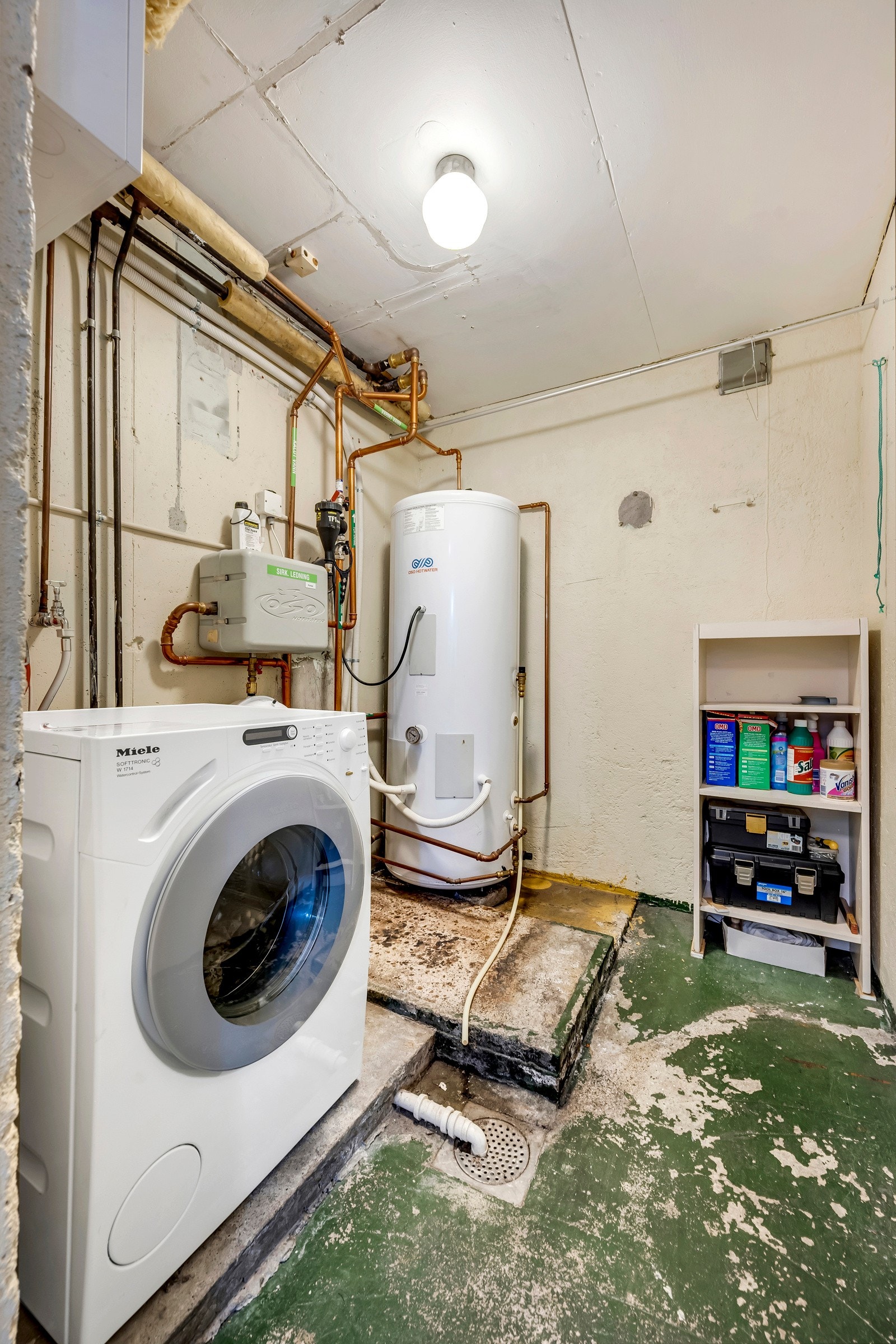 Vaskerom Galleribilde