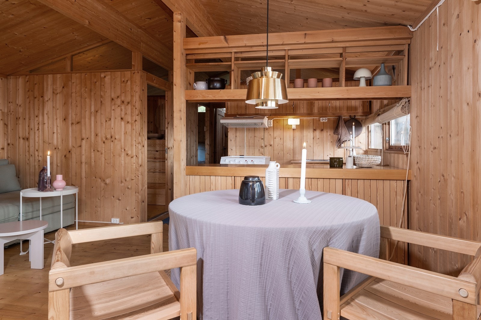 Det er også god plass til spisebord Galleribilde