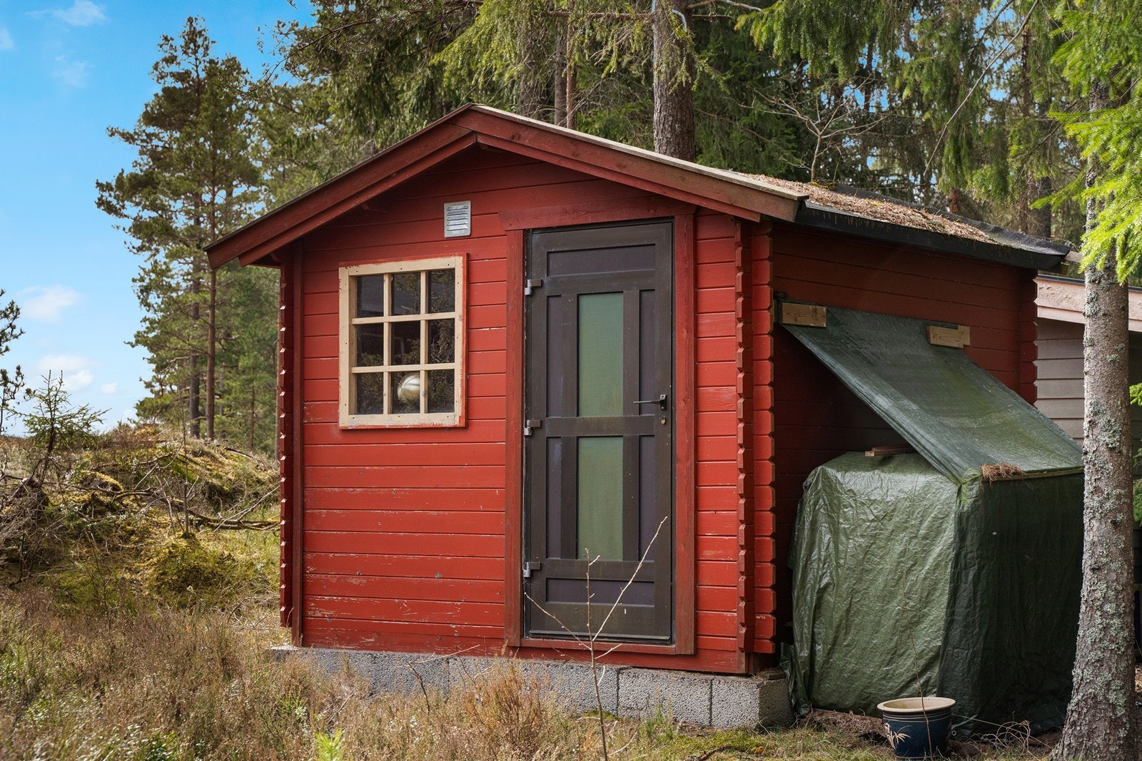 Prefabrikert maskin laftet utebod på 8 kvm Galleribilde