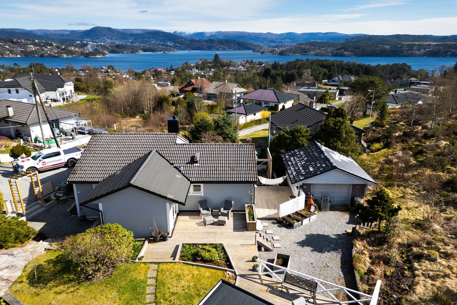Stor tomt på 1 004 m² Galleribilde