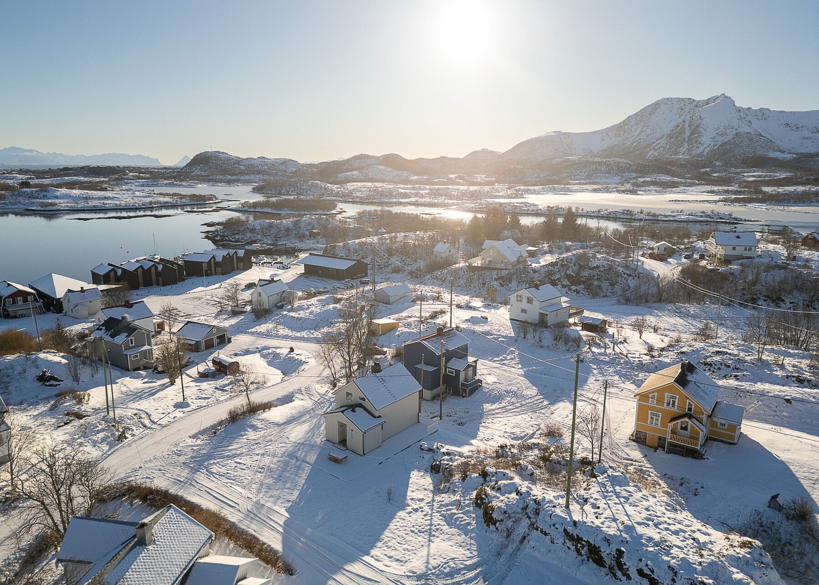 Ringstad er et attraktivt område for fritidsbebyggelse, med småbåthavn, hotell og restaurant for å nevne noe. Galleribilde