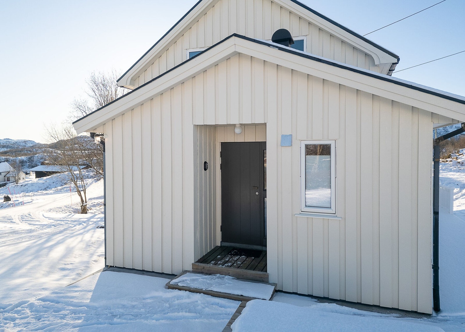Boligen ble oppført i 1949, og er betydelig oppgradert de senere år, både innvendig og utvendig. Galleribilde